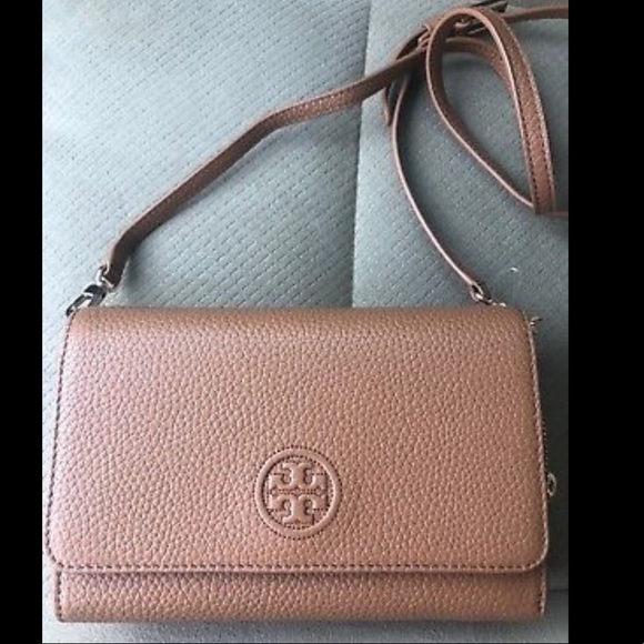 Tory Burch Handbags - Tory Burch bombe flat wallet crossbody